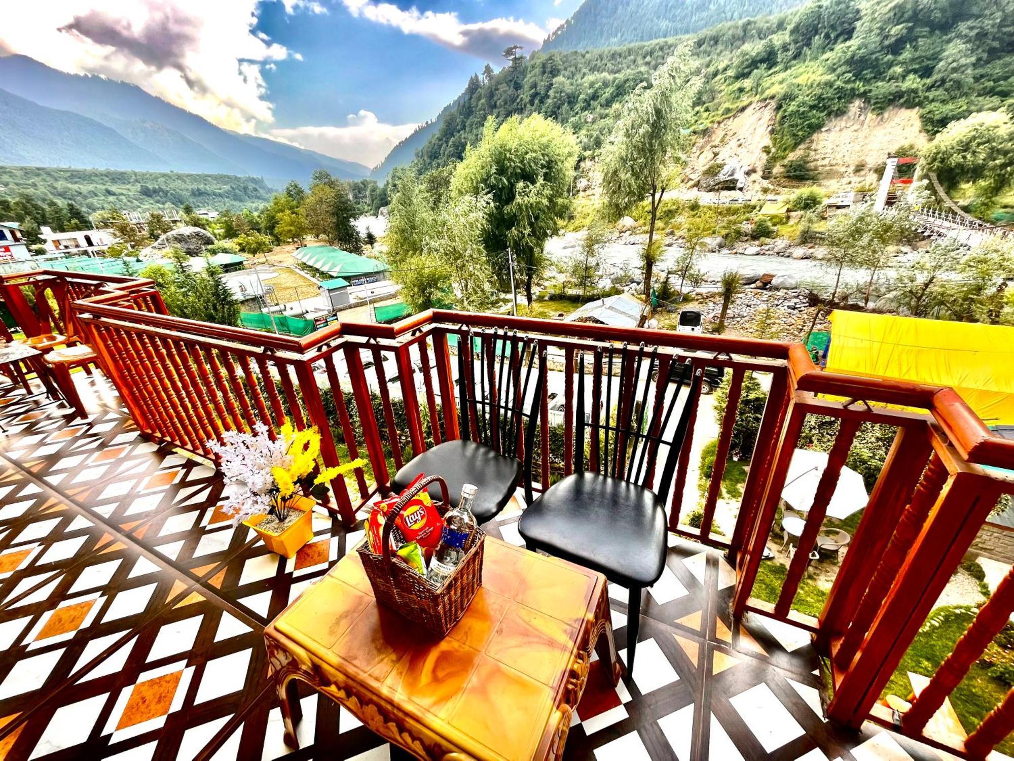 Himalayan Riverside Resort, Manali エクステリア 写真