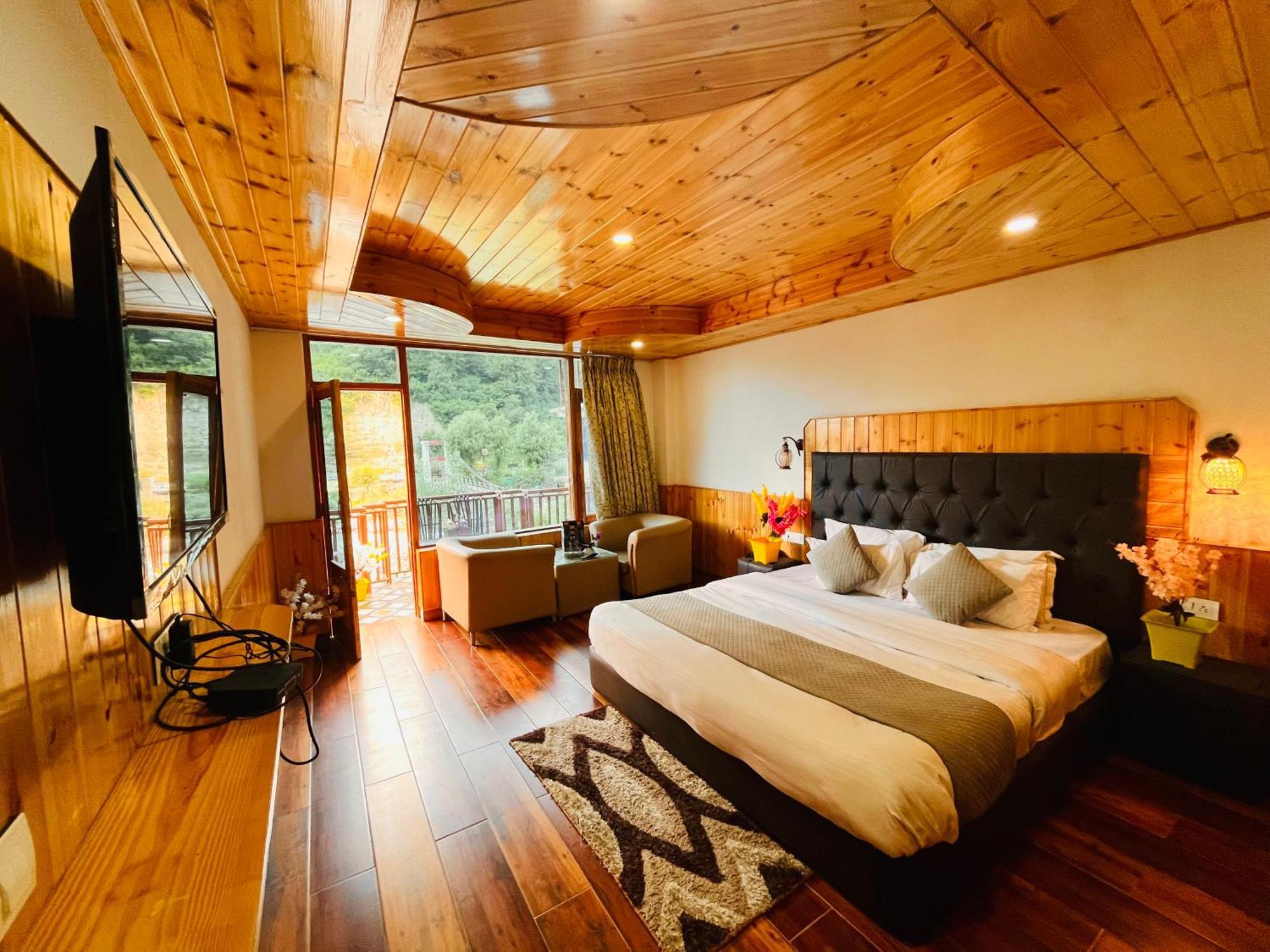 Himalayan Riverside Resort, Manali エクステリア 写真