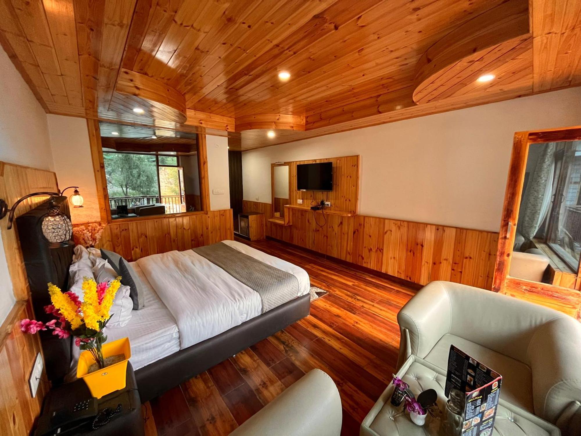Himalayan Riverside Resort, Manali エクステリア 写真