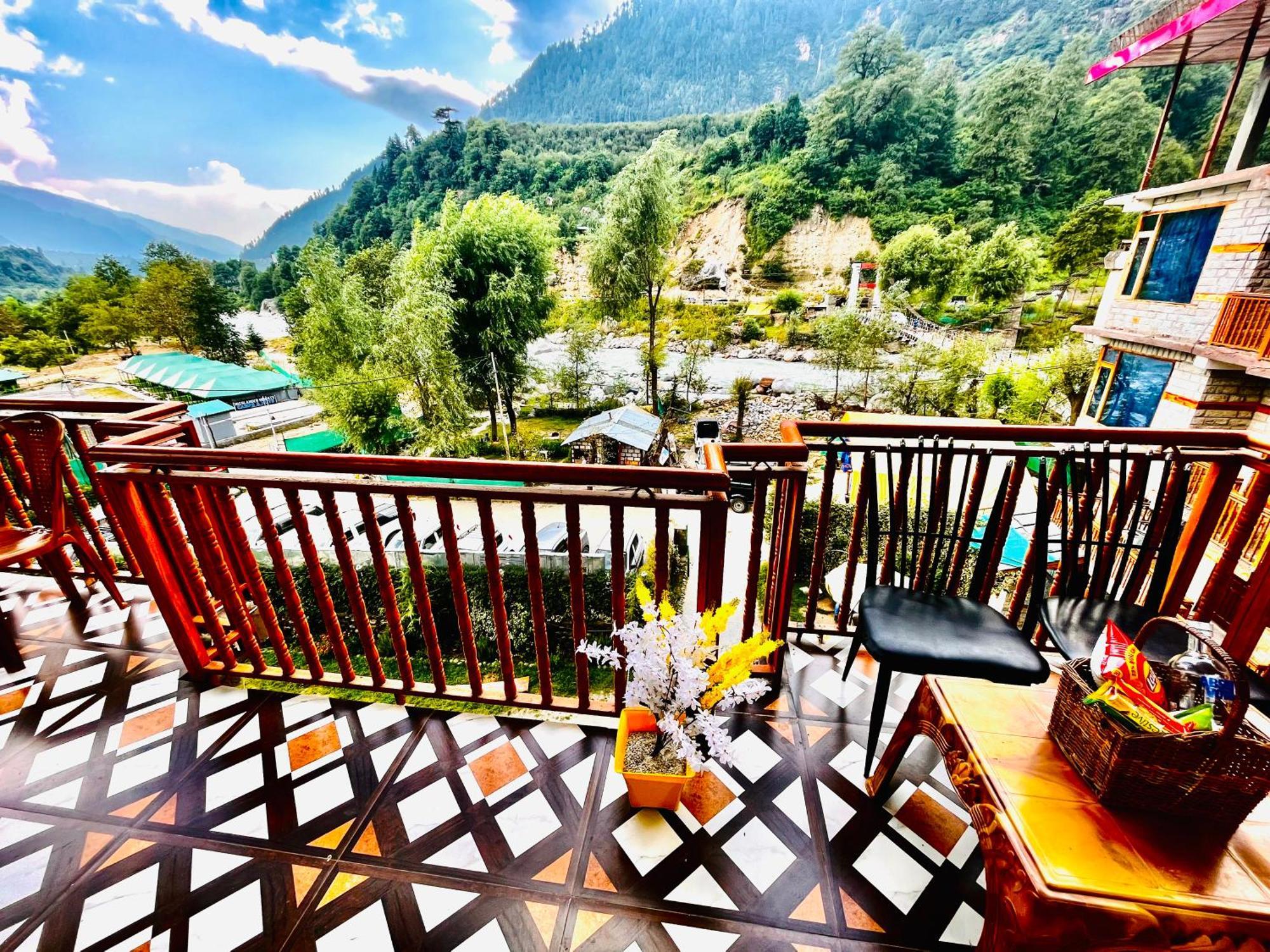 Himalayan Riverside Resort, Manali エクステリア 写真