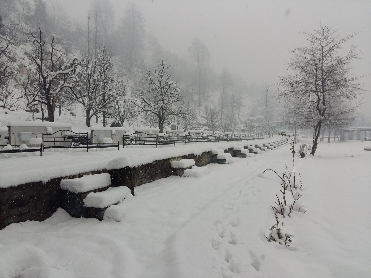 Himalayan Riverside Resort, Manali エクステリア 写真
